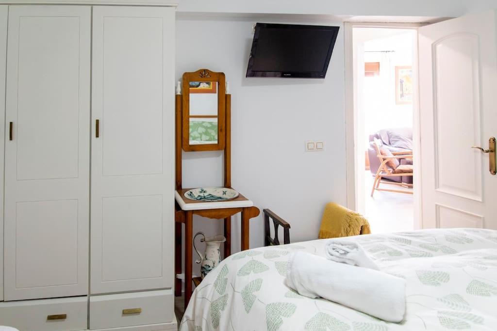 Apart Mezquita Con Parking Gratuito 科爾多瓦 外观 照片